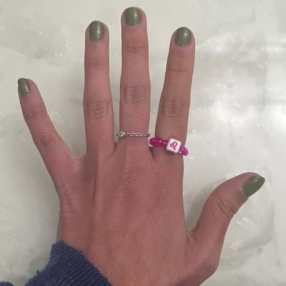 "LEO" HOROSCOPE MAGENTA PINK BEADED RING (ONE SIZE) - Picture 2 of 2